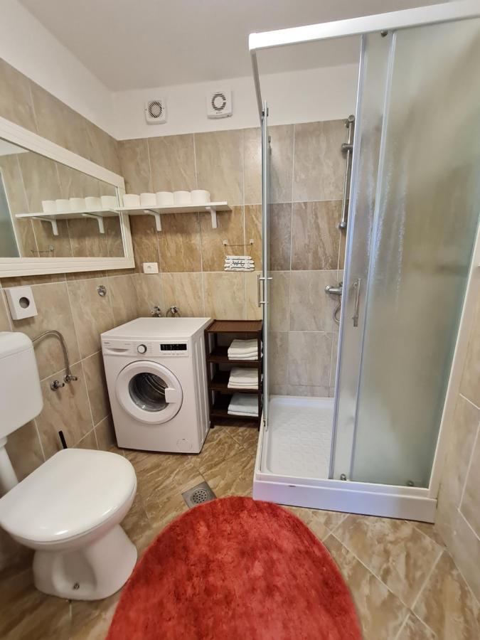 Holiday Home "Mala Kuca " With Heated Pool Пула Екстериор снимка