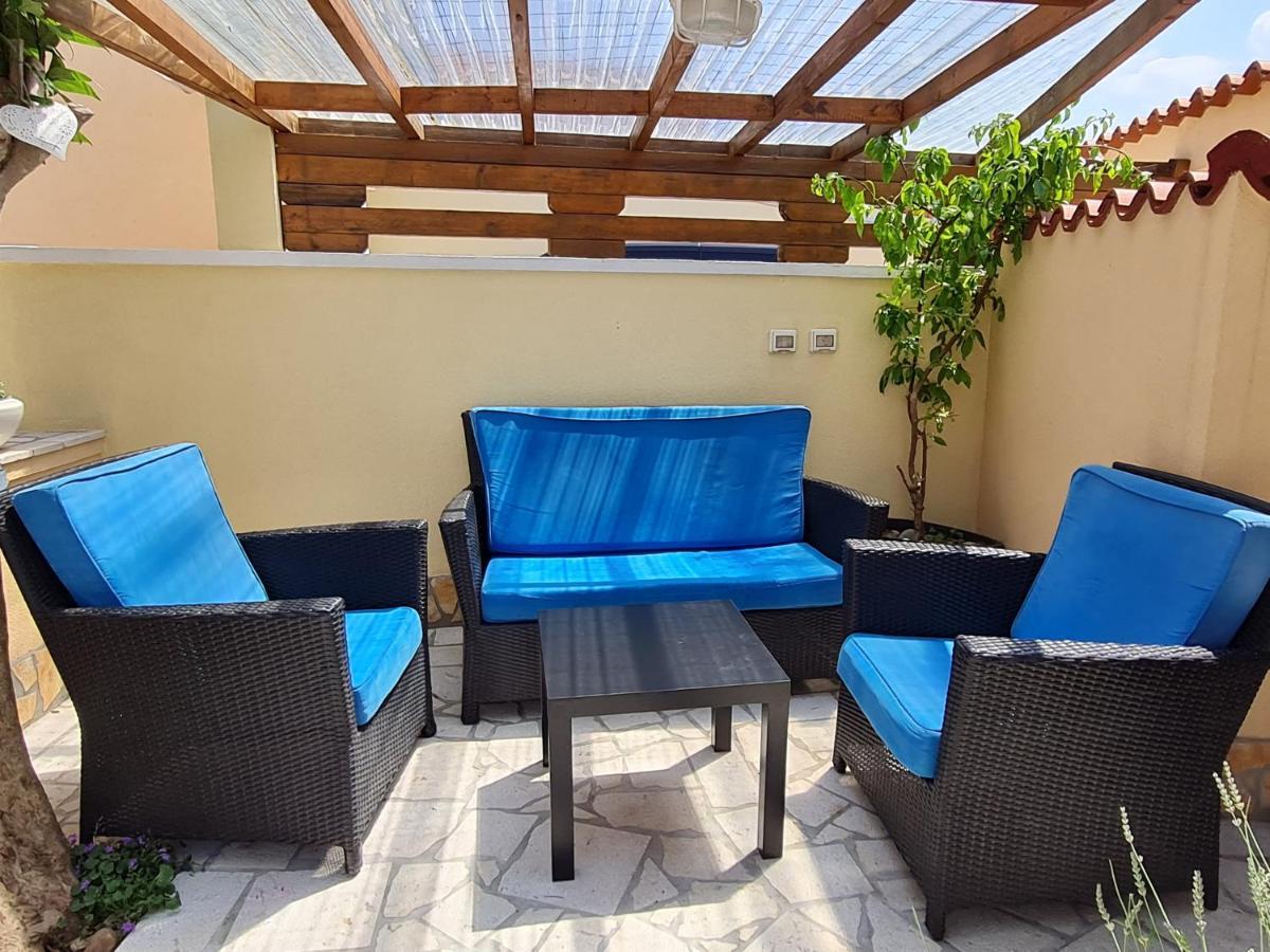 Holiday Home "Mala Kuca " With Heated Pool Пула Екстериор снимка