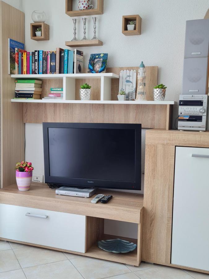 Holiday Home "Mala Kuca " With Heated Pool Пула Екстериор снимка